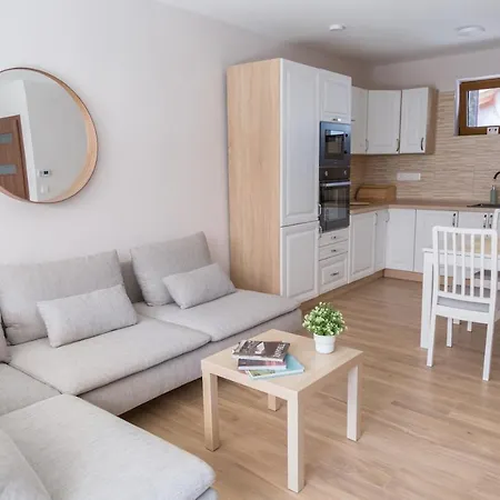 Piros Vendeghaz Tatil Evi *