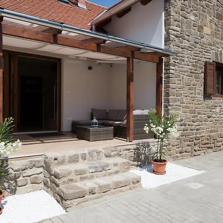 Piros Vendeghaz Case de vacanță