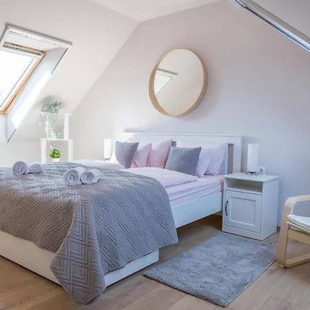 Piros Vendeghaz Tatil Evi Tihany