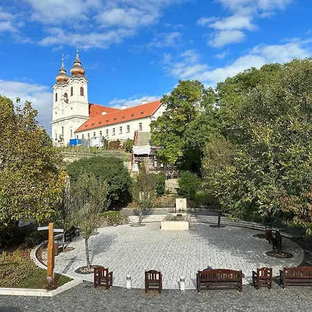 Piros Vendeghaz Vakantiehuis Tihany