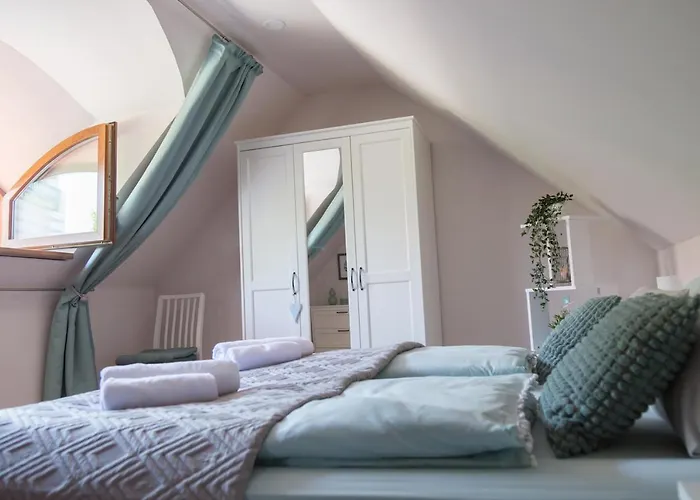 Piros Vendeghaz Case de vacanță