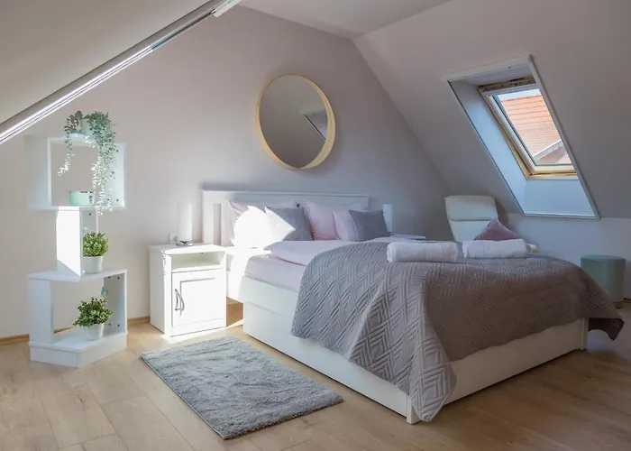 Piros Nyaraló Tihany